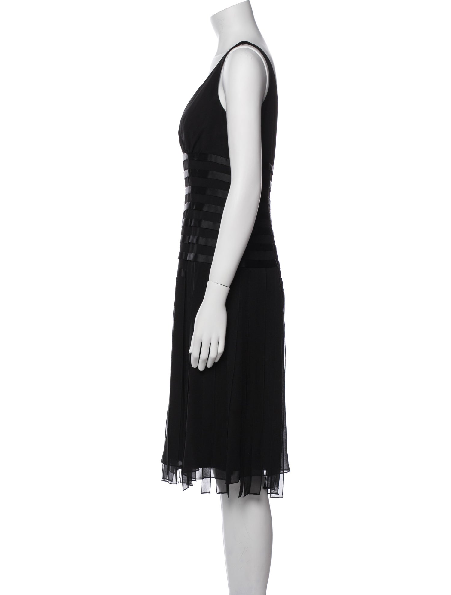 Carmen Marc Valvo Silk Knee-Length Dress