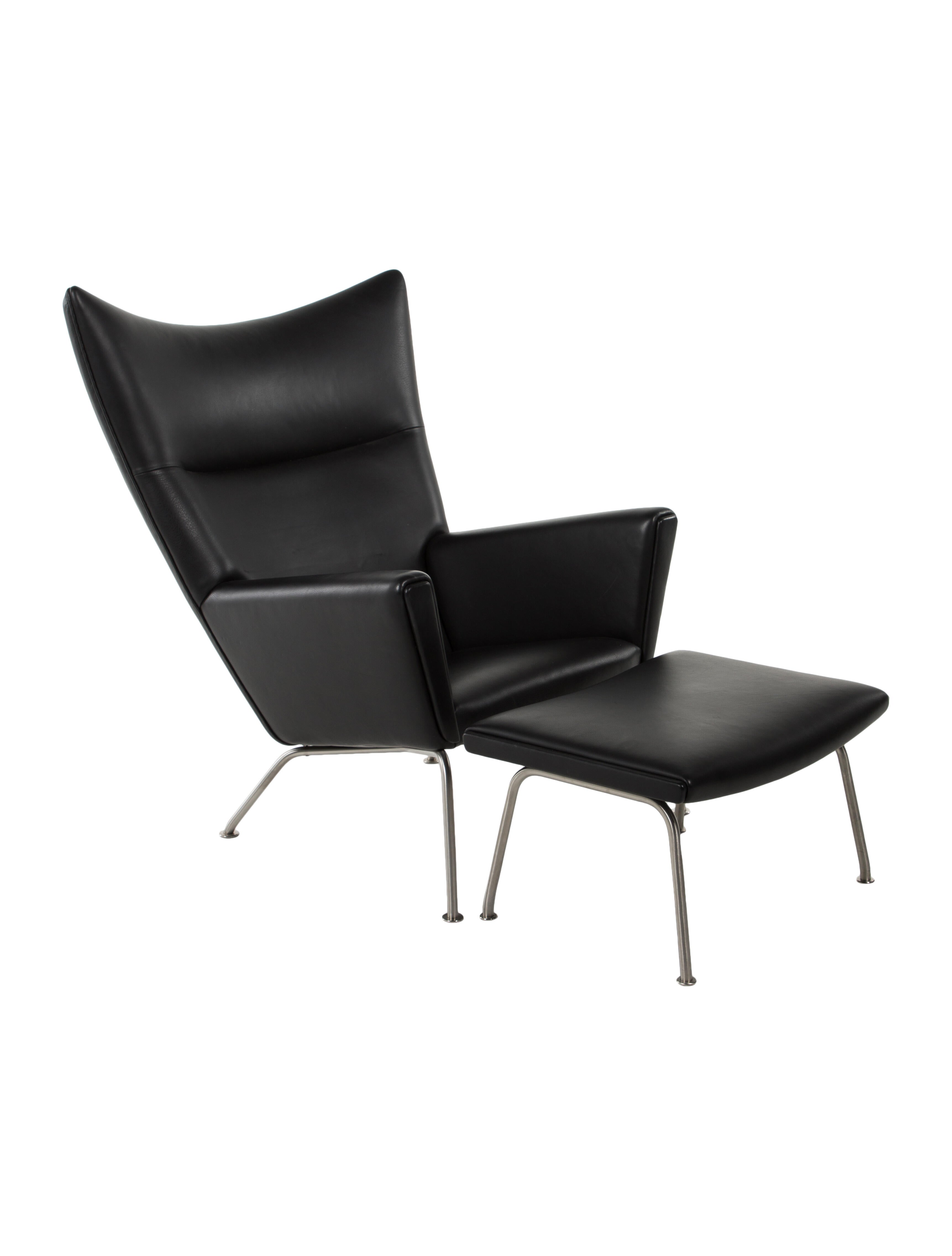 Carl Hansen & Son CH445 Wing Chair & Ottoman Black, 2 pieces Seating, Furniture CAHAS20034