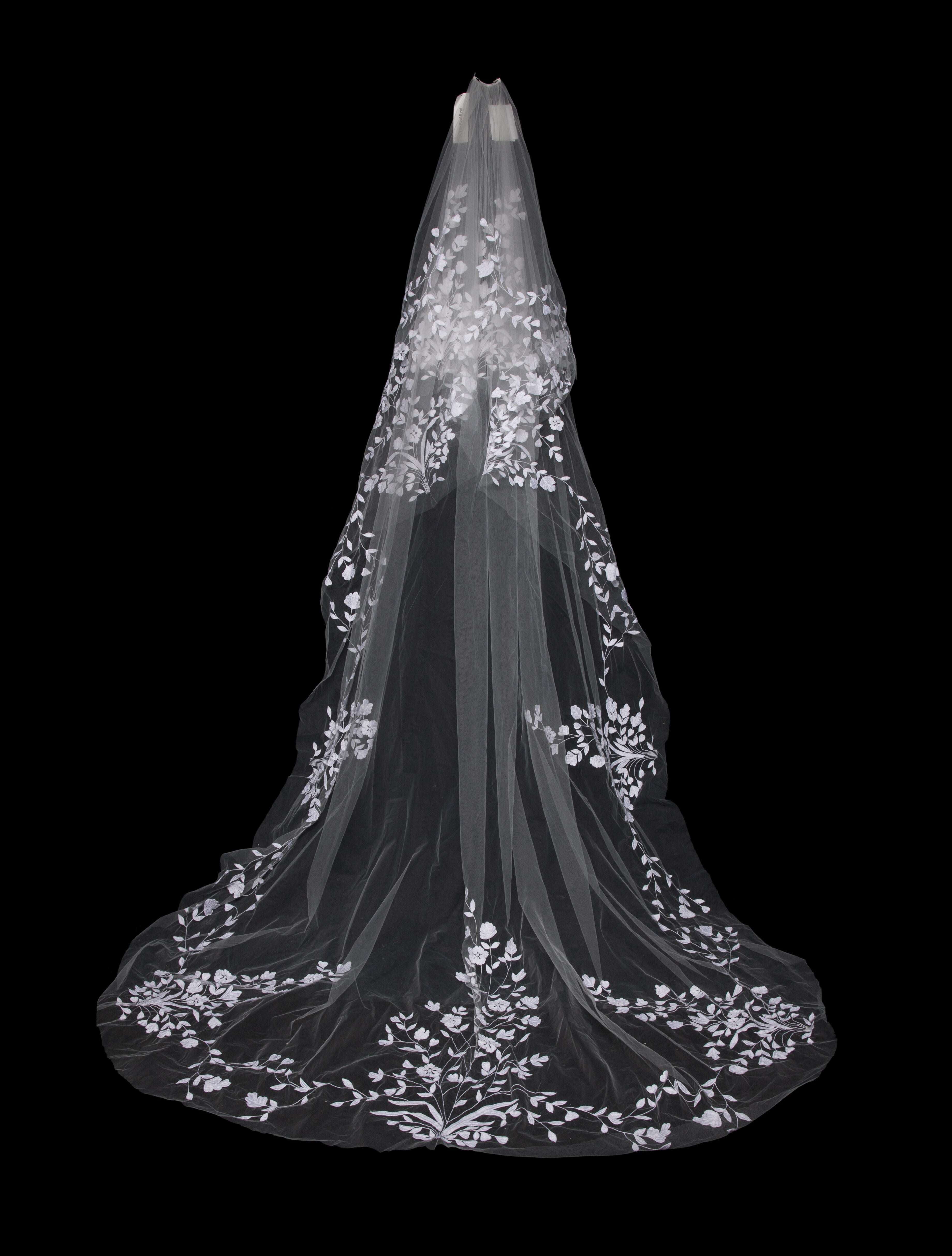 Carolina Herrera Embroidered Applique Jenny Veil w/ Tags