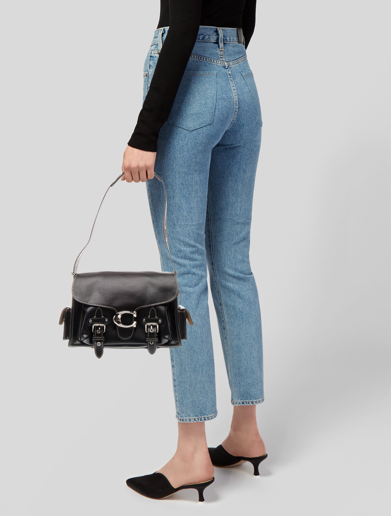 Coach Signature Soft Tabby 26
