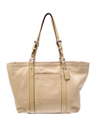 Coach Signature Shoulder Bag