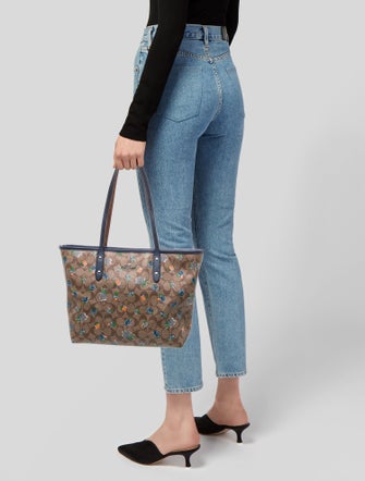 Coach Signature Tote