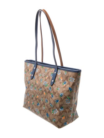 Coach Signature Tote