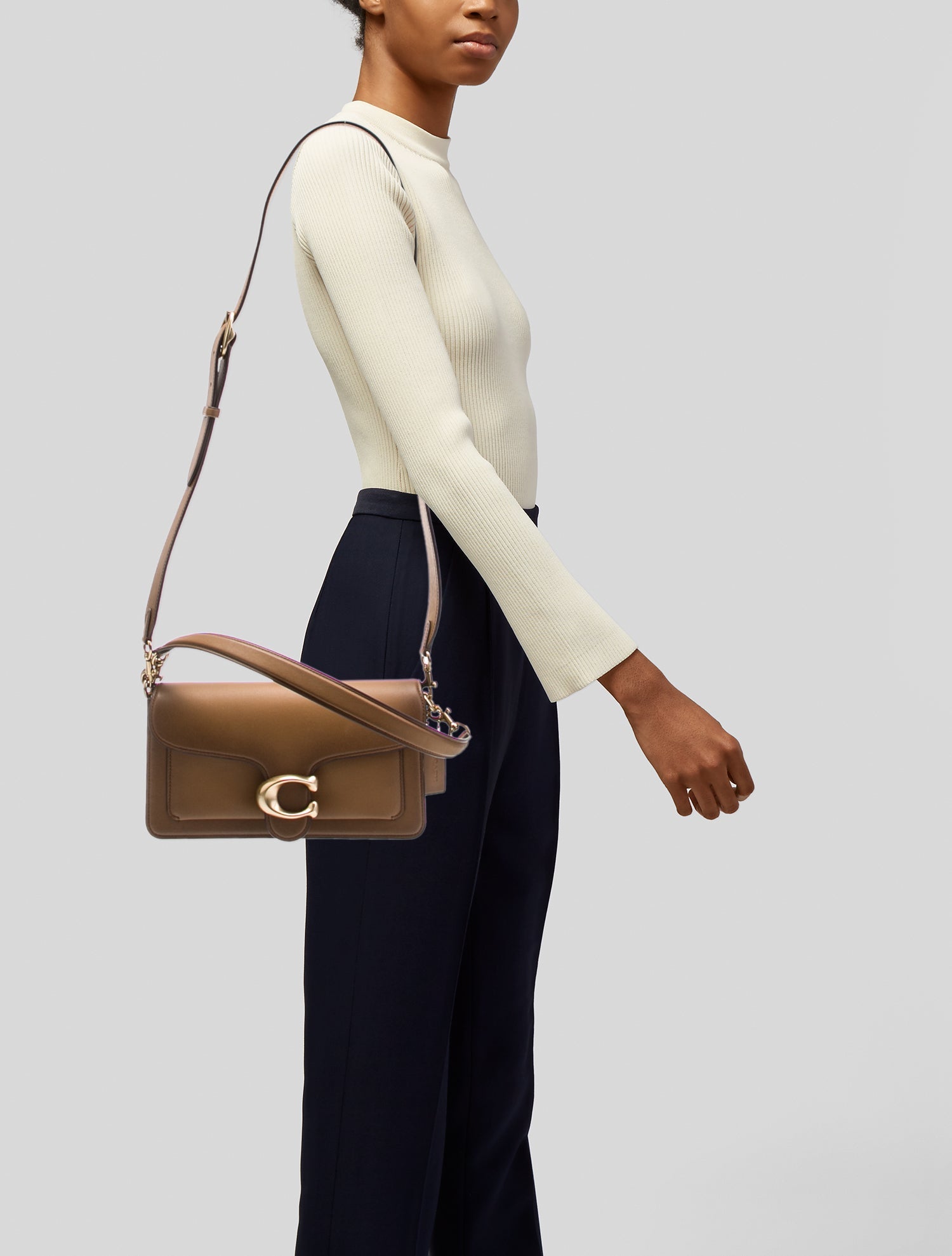 Coach Signature Tabby 26