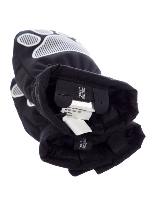 Canada Goose Boys Small Mittens