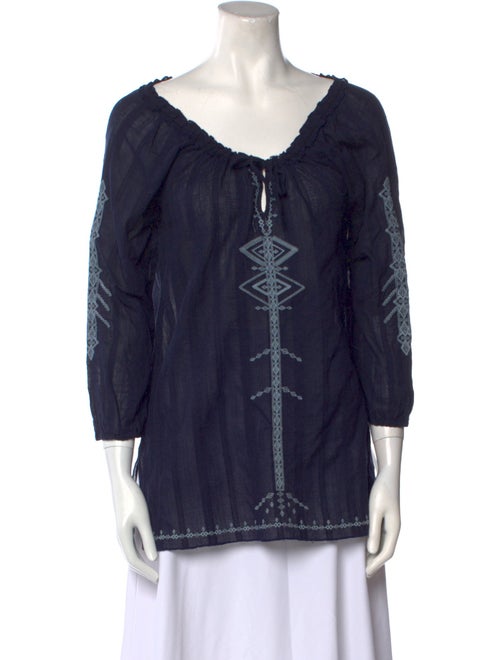 Carve Designs Scoop Neck Three-Quarter Sleeve Tunic