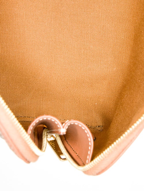 Celine Triomphe Minaudière 2022