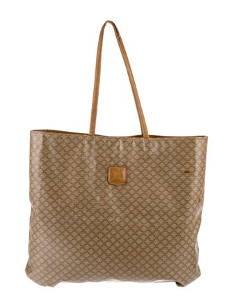 Celine Macadam Triomphe