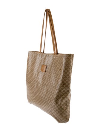 Celine Macadam Triomphe