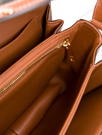 Celine Triomphe Medium 2022