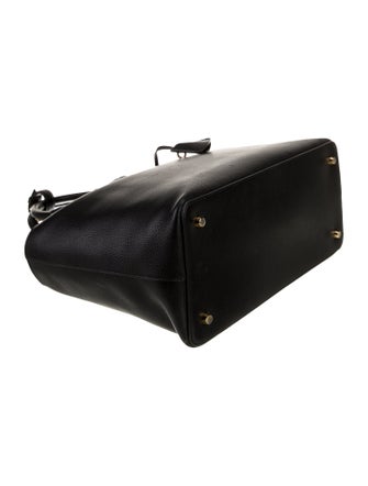 Celine Leather Conti Medium 2023