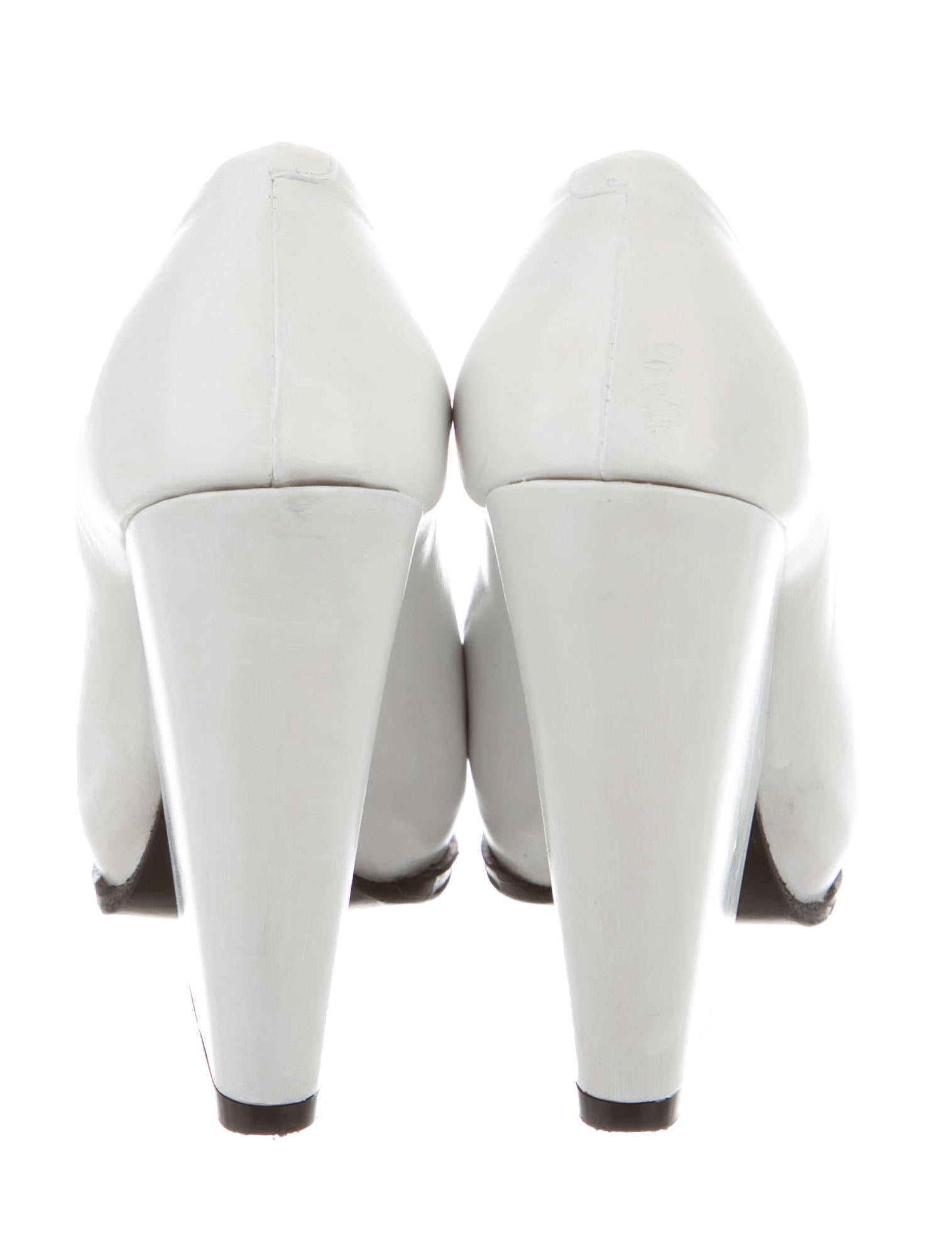 Celine Céline Leather Cap-Toe Pumps