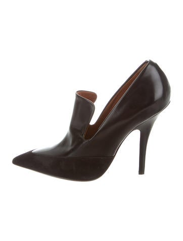 Céline Leather Pointed-Toe Pumps