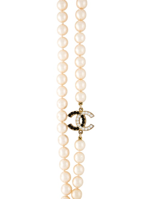 Chanel Faux Pearl & Strass CC Station Beaded Necklace
