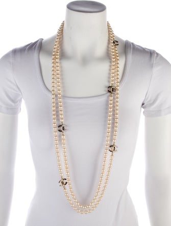 Chanel Faux Pearl & Strass CC Station Beaded Necklace