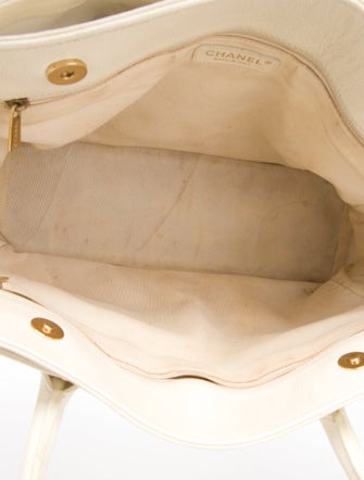 Chanel Medium Executive Cerf Tote