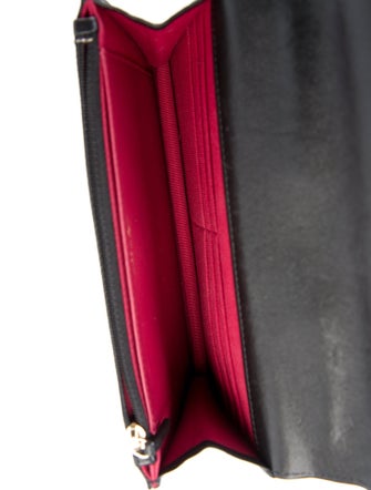 Chanel 19 Wallet On Chain