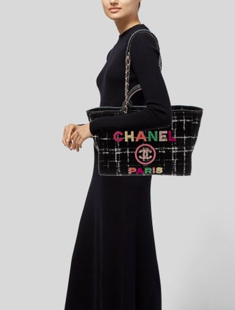 Chanel 2022 Tweed Deauville Tote
