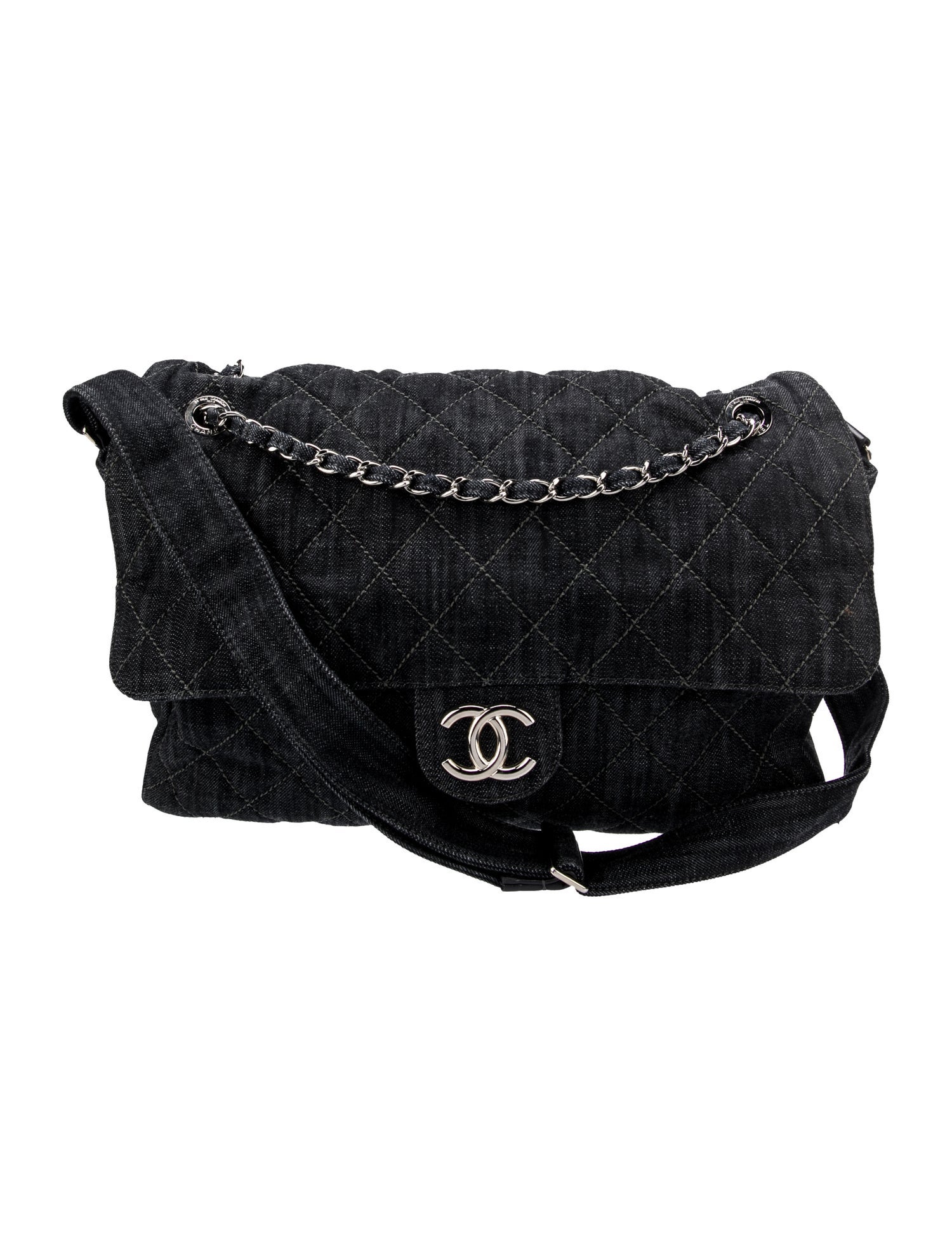 CHANEL DENIM IS COMING FOR YOUR MAKEUP BAG visual data 6