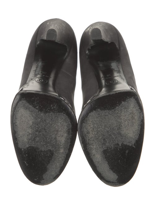 Chanel Interlocking CC Logo Suede Pumps