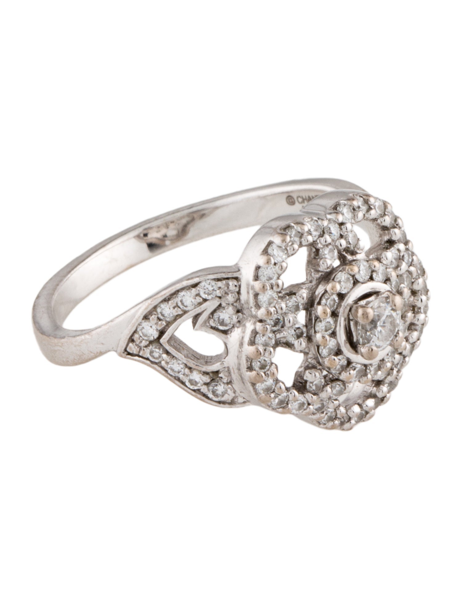 Chanel 18K Camélia Ring