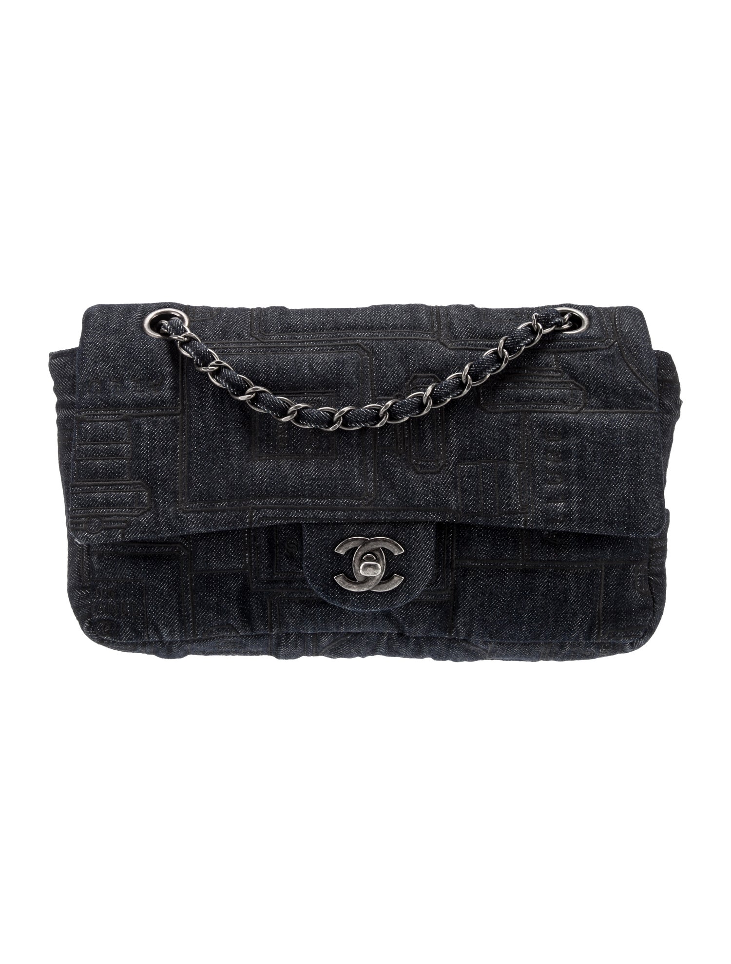 CHANEL DENIM IS COMING FOR YOUR MAKEUP BAG visual data 3