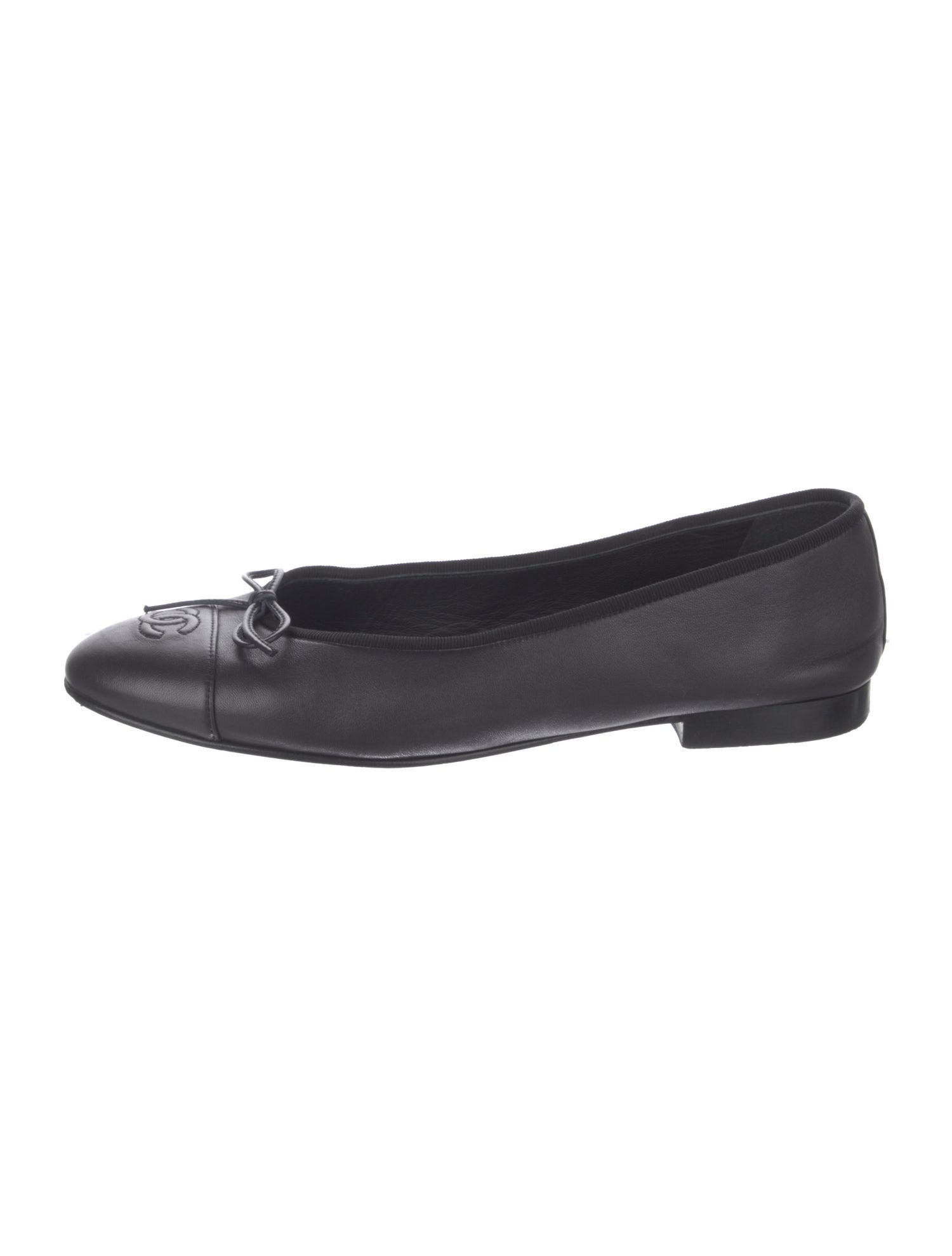 Chanel Interlocking CC Logo Leather Ballet Flats