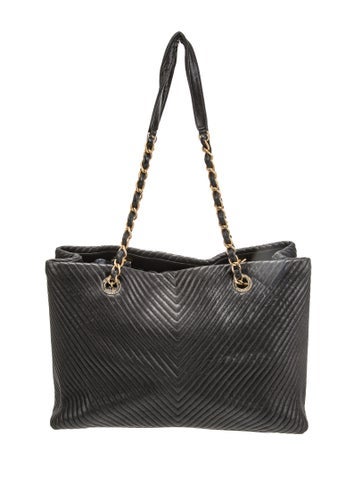 Chanel Totes Chevron Surpique Tote