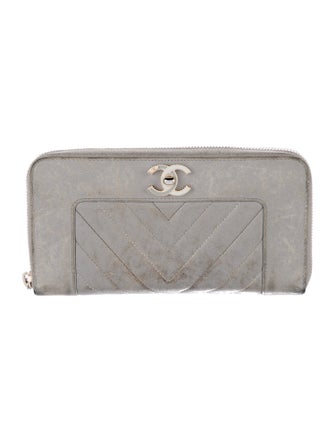 Chanel 2019 Interlocking CC Logo Continental Wallet
