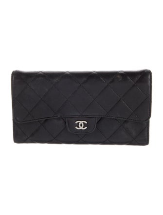 Chanel 2006-2008 Interlocking CC Logo Trifold Wallet