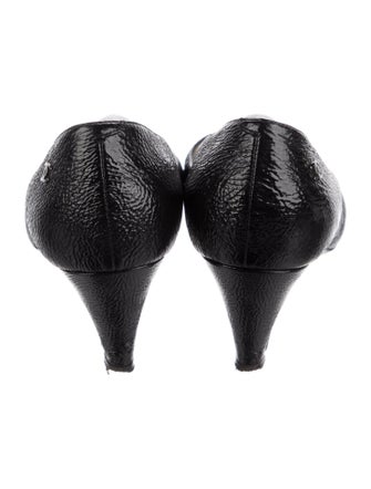 Chanel 2010's Interlocking CC Logo Pumps