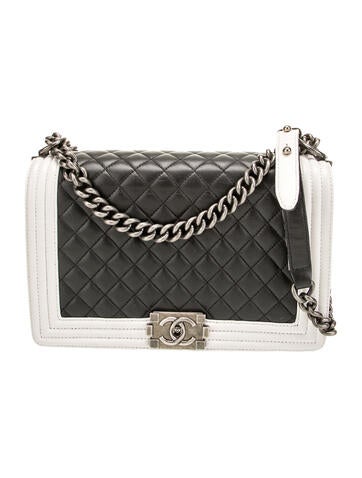 Chanel Shoulder Bags Medium Boy Bag