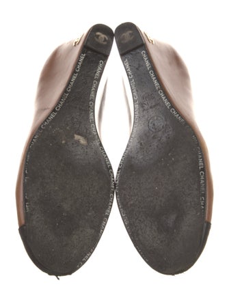 Chanel 2011 Interlocking CC Logo Pumps