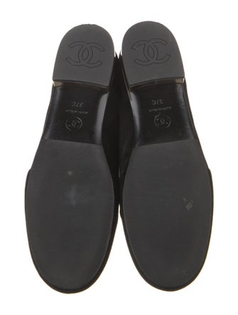 Chanel 267 2023 Interlocking CC Logo Loafers