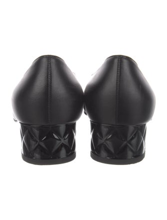 Chanel 2023 Interlocking CC Logo Pumps