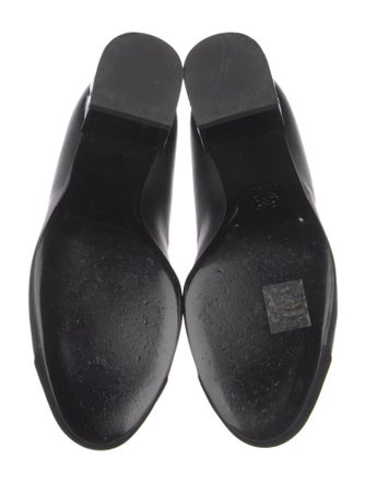 Chanel 2023 Interlocking CC Logo Pumps