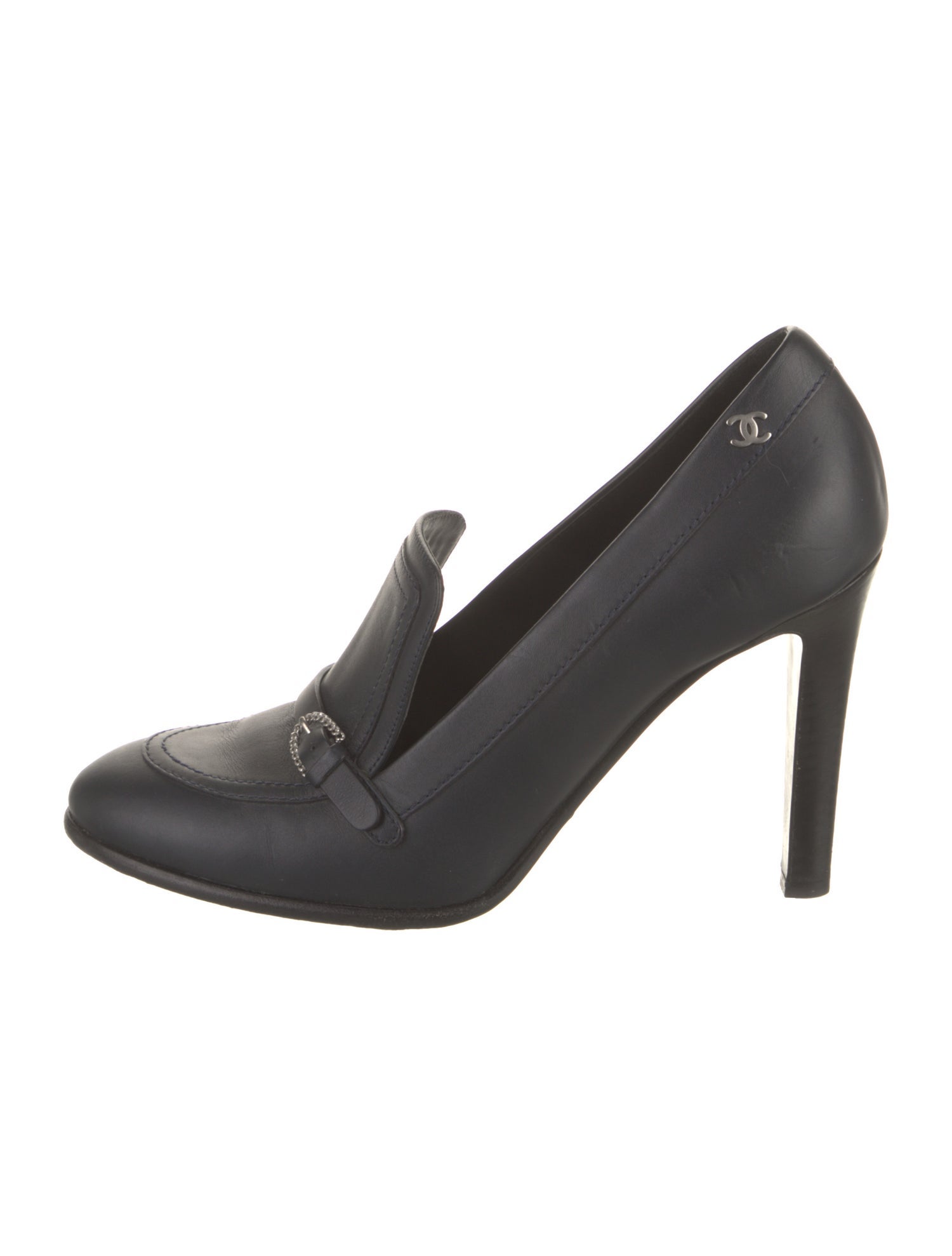 Chanel Interlocking CC Logo Leather Pumps