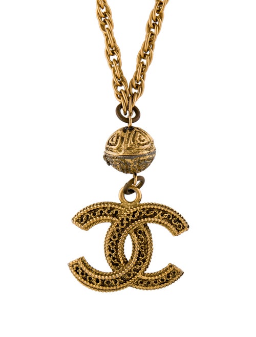 Chanel Vintage CC Pendant Necklace