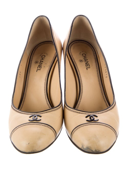 Chanel 2008 Interlocking CC Logo Pumps