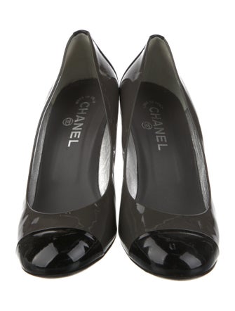 Chanel 2010 Interlocking CC Logo Pumps