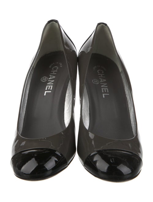 Chanel 2010 Interlocking CC Logo Pumps