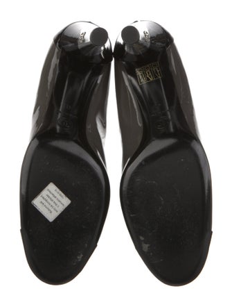 Chanel 2010 Interlocking CC Logo Pumps