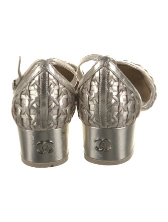 Chanel 2022 Interlocking CC Logo D'Orsay Pumps