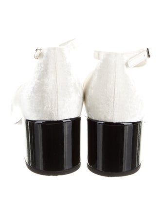 Chanel 2023 Interlocking CC Logo Slingback Pumps