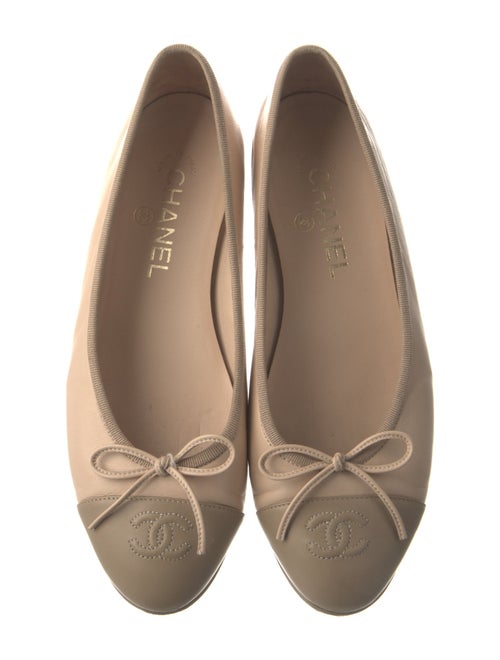 Chanel Interlocking CC Logo Leather Ballet Flats