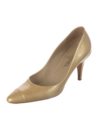 Chanel Interlocking CC Logo Patent Leather Pumps