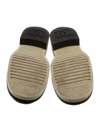 Chanel 2021 Interlocking CC Logo Pumps