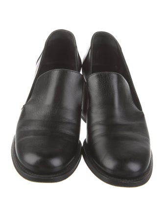 Chanel 2017 Interlocking CC Logo Pumps