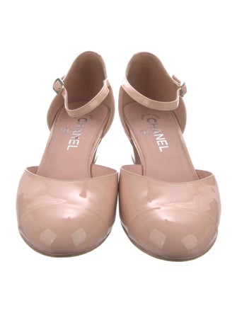 Chanel Interlocking CC Logo Patent Leather D'Orsay Pumps