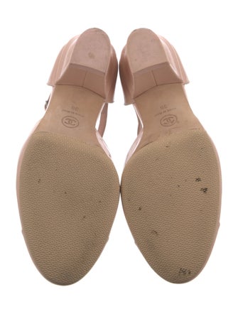 Chanel Interlocking CC Logo Patent Leather D'Orsay Pumps